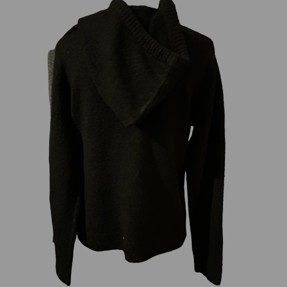 Sweater Black with White Hearts Sweater / Hoodie – Perfect for Any Season! NEW - Picture 3 of 5